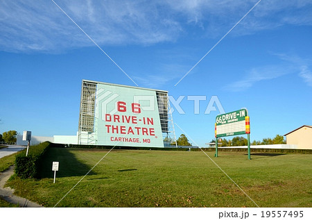 ルート６６沿線に残る景色（ドライブインシアター） 19557495