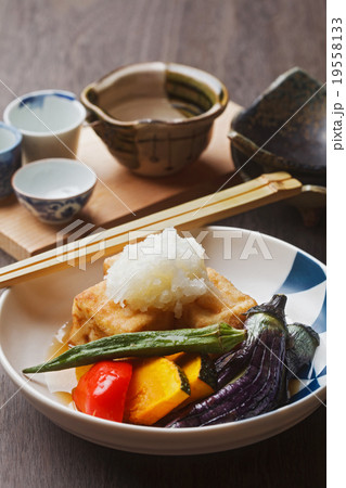 夏野菜と揚げ出し豆腐の写真素材