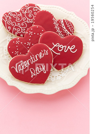 ハート型アイシングクッキー: Heart-shaped icing cookies 19560254