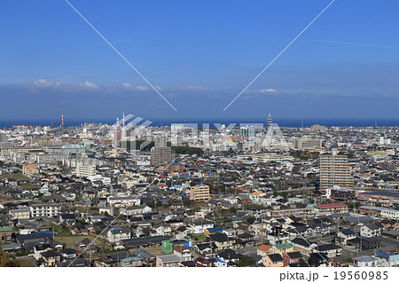 新居浜市滝宮公園から北方向を見る。（住友化学愛媛工場菊本地区、一宮神社、市役所） 19560985