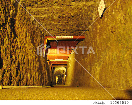 石見銀山・龍源寺間歩 19562619