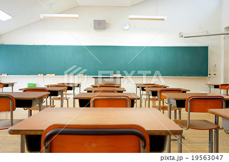 日本の学校の教室(中学校・高校) School classroom in Japan 日本の学校の教室(中学校・高校) School classroom in Japan 19563047
