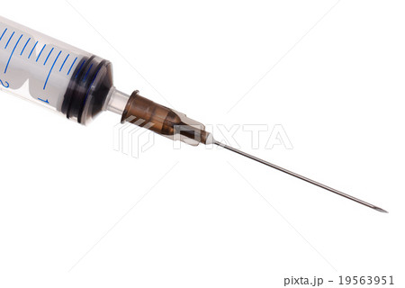 A 5ml syringe and needle isolated A 5ml syringe and needle isolated 19563951