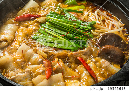 中華薬膳料理　火鍋　Chinese food fire pan health food 19565613