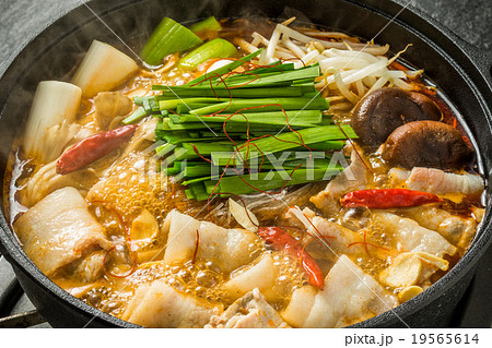 中華薬膳料理　火鍋　Chinese food fire pan health food 19565614