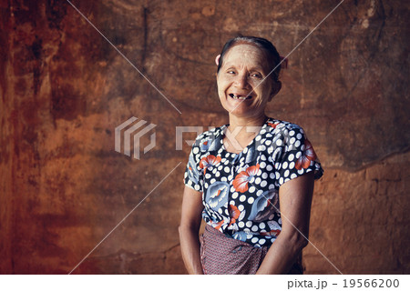 Old Asian Burmese woman Old Asian Burmese woman 19566200