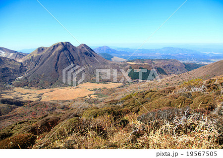 北大船山から見た秋の九重連山 北大船山から見た秋の九重連山 19567505