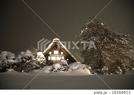 白川郷ライトアップ 19568653