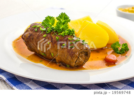 Roulades beef on plate with potato, sauce Roulades beef on plate with potato, sauce 19569748