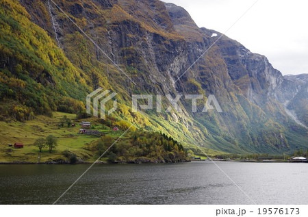 フィヨルドの光 19576173