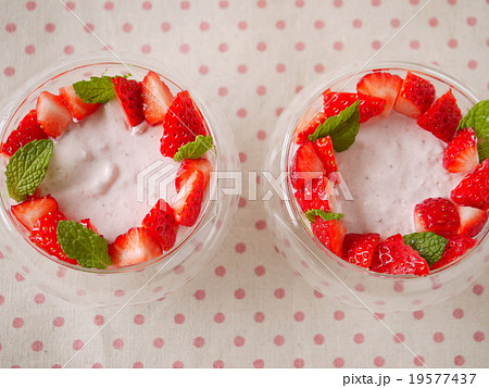 苺ムース 苺ムース 19577437