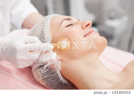Attractive young girl is attending professional 19580950