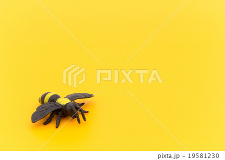 おもちゃのミツバチ: Toy Honey Bee 19581230