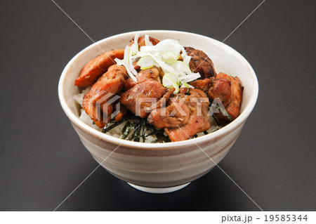 焼き鳥丼 焼き鳥丼 19585344