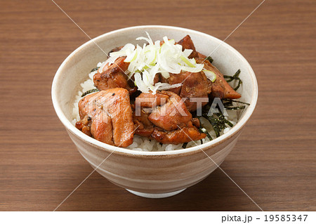 焼き鳥丼 19585347