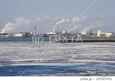 冬の釧路港 19585401