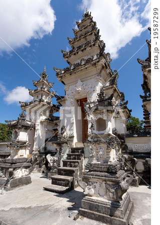 Hindu temple at Pura Sahab, Nusa Penida Hindu temple at Pura Sahab, Nusa Penida 19587299