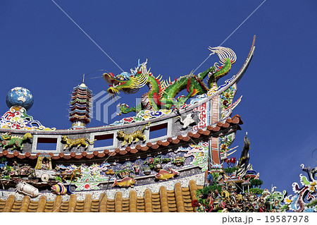 横浜　中華街　装飾屋根 19587978