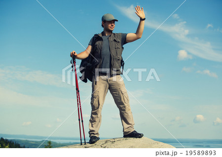 Young man tourist 19589893