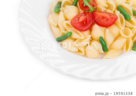 Italian pasta with basil and peas. 19591338