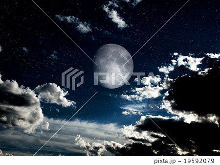 The moon in the night sky のイラスト素材 [19592079] - PIXTA