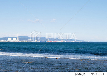 阿字ヶ浦海岸から東海村原子力発電所を望む３ 19593651