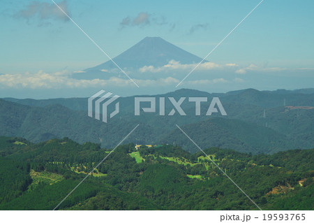 大室山と富士山 19593765