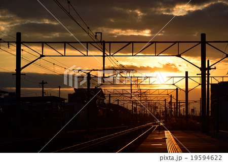 夕暮れの吉野ケ里公園駅 夕暮れの吉野ケ里公園駅 19594622