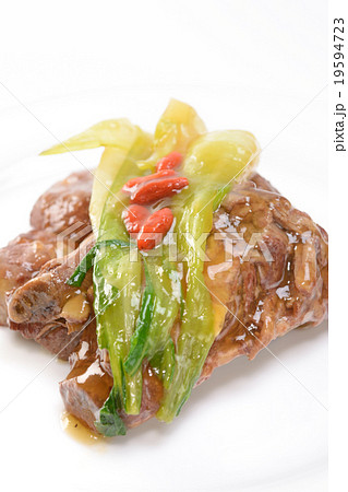 おいしいスペアリブの赤ワイン煮 19594723