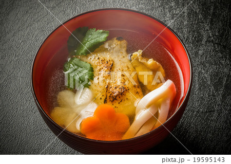 典型的なお雑煮 Ricecake boiled with vegetables(zouni) 典型的なお雑煮 Ricecake boiled with vegetables(zouni) 19595143