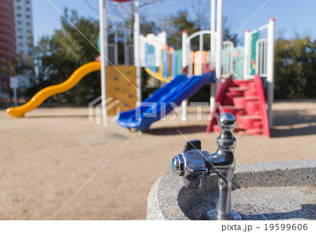 公園の水飲み 公園の水飲み 19599606