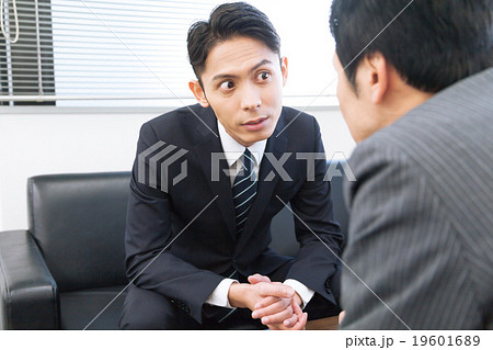 悪巧みするビジネスマン 悪巧みするビジネスマン 19601689