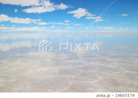 ウユニ塩湖 19603579