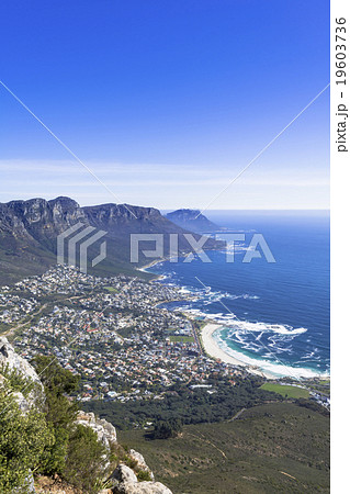 キャンプスベイの街並みと大西洋 19603736