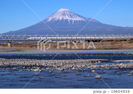 富士山と新幹線 19604939