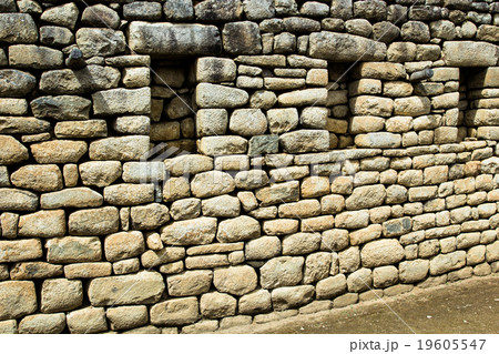 Machu Picchu, the ancient Inca city in the Andes 19605547