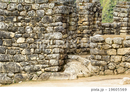 Machu Picchu, the ancient Inca city in the Andes 19605569
