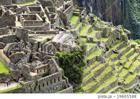 Machu Picchu, the ancient Inca city in the Andes 19605588