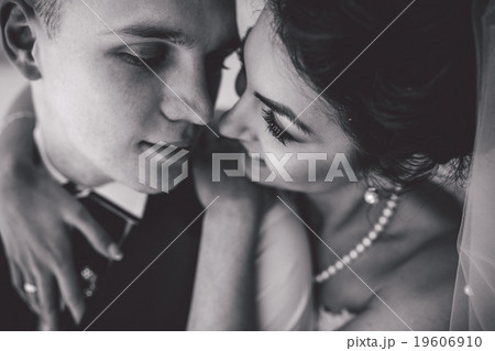 Preparation of adorable bride 19606910