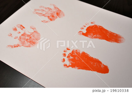 赤ちゃんの手形・足形 19610338