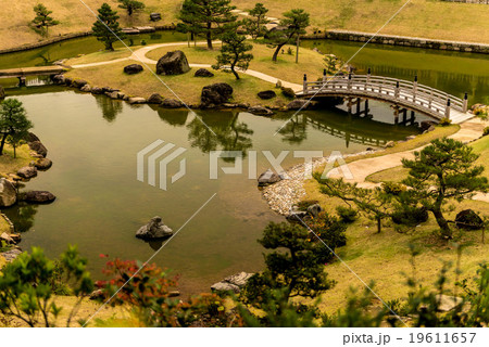 晩秋の玉泉院丸庭園 19611657