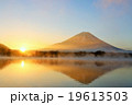 富士山　新年の夜明け 19613503