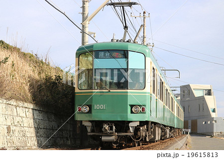 江ノ島電鉄　稲村ヶ崎 19615813