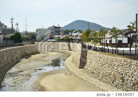 飛鳥川と畝傍山 飛鳥川と畝傍山 19616097