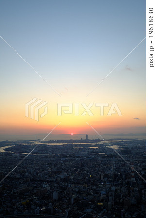 あべのハルカス夕景 19618630