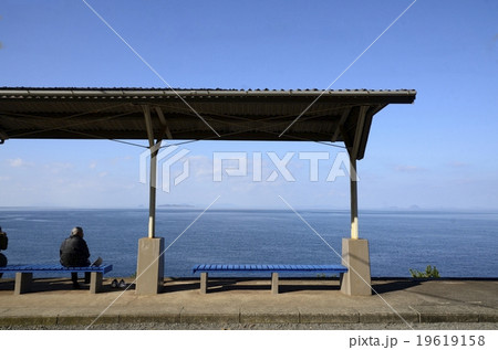 四国愛媛の下灘駅 19619158