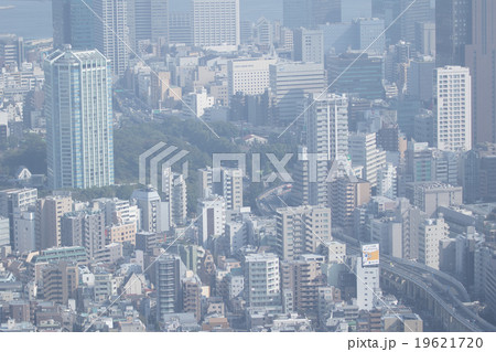 大気汚染 PM2.5 汚染物質 都市風景 高層ビル群 東京都 健康被害 公害 光化学スモッグ 大気汚染 PM2.5 汚染物質 都市風景 高層ビル群 東京都 健康被害 公害 光化学スモッグ 19621720