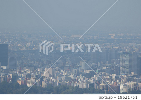 大気汚染 PM2.5 汚染物質 都市風景 高層ビル群 東京都 健康被害 公害 光化学スモッグ 大気汚染 PM2.5 汚染物質 都市風景 高層ビル群 東京都 健康被害 公害 光化学スモッグ 19621751