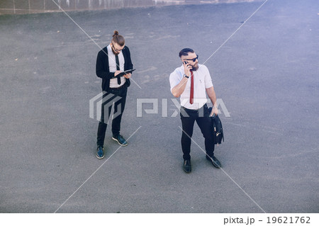 business man outside 19621762