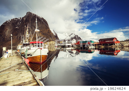 spring sunset - Reine, Lofoten islands, Norway 19624624